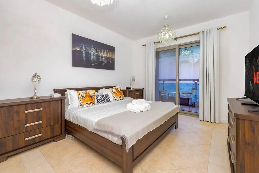 Sky High Lux 2 Bdr Dubai Marina Apartment