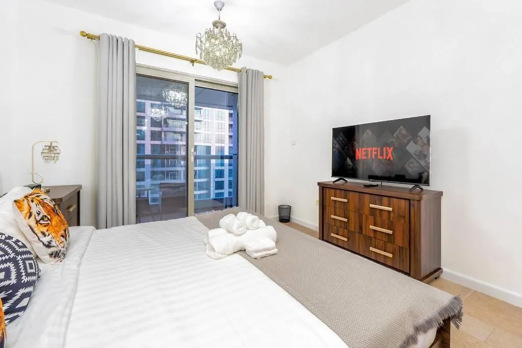 Sky High Lux 2 Bdr Dubai Marina Apartment