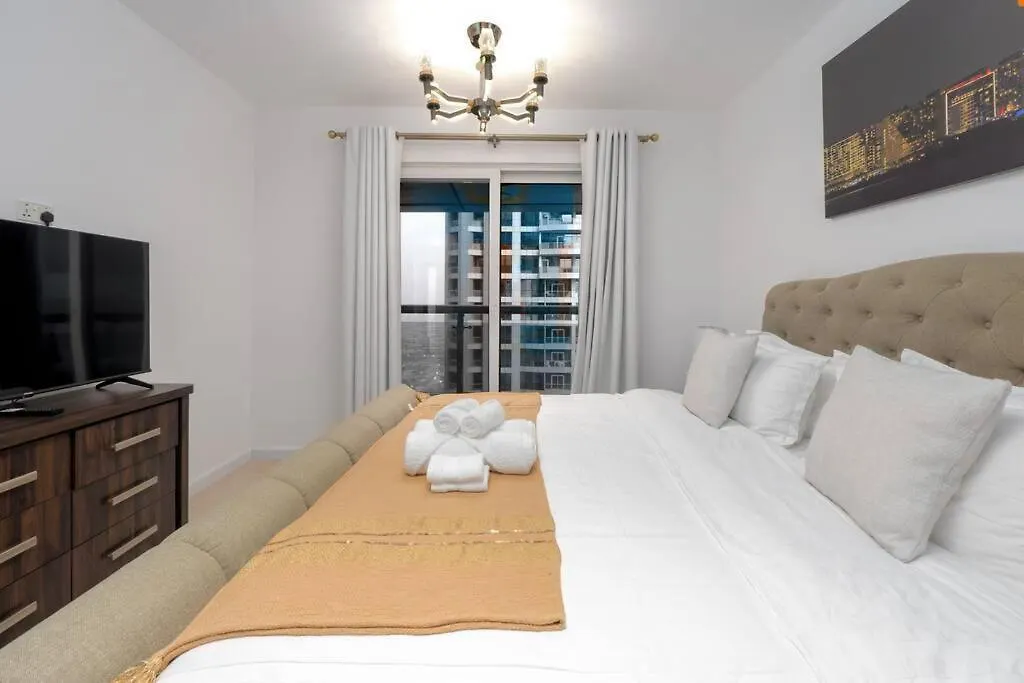 Sky High Lux 2 Bdr Dubai Marina Apartment