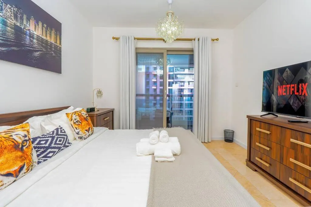 Sky High Lux 2 Bdr Dubai Marina Apartment